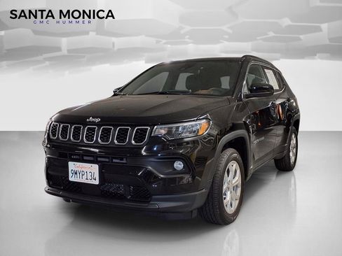 Used 2024 Jeep Compass Latitude AWD/4WD image 1