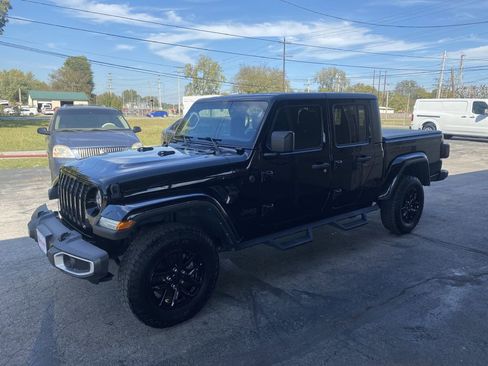 Used 2022 Jeep Gladiator Sport image 1
