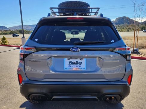 Used 2025 Subaru Forester Premium w/ Convenience Package #2 image 5