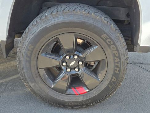 Used 2018 Chevrolet Colorado LT w/ Redline Special Edition image 3