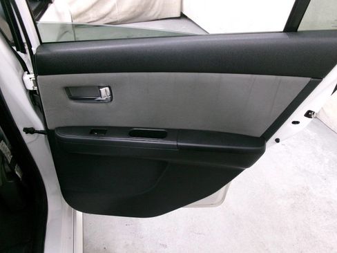 Used 2011 Nissan Sentra 2.0 SR w/ Convenience Pkg image 28