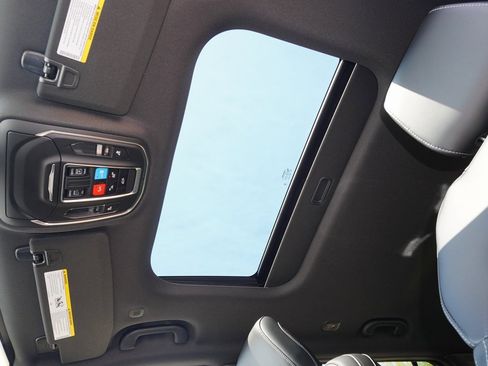 New 2025 Jeep Grand Cherokee L Altitude image 7