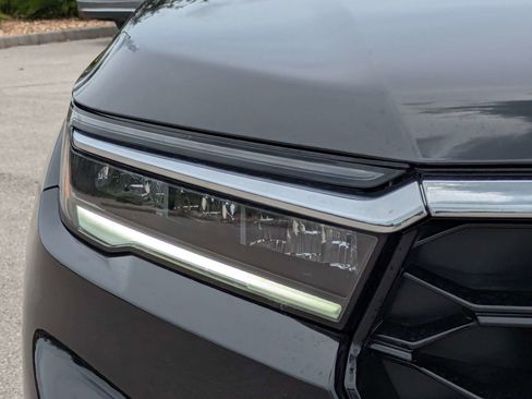 Used 2025 Honda Pilot Touring image 10