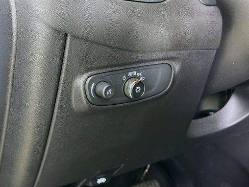 Used 2024 Chevrolet Equinox LT image 12