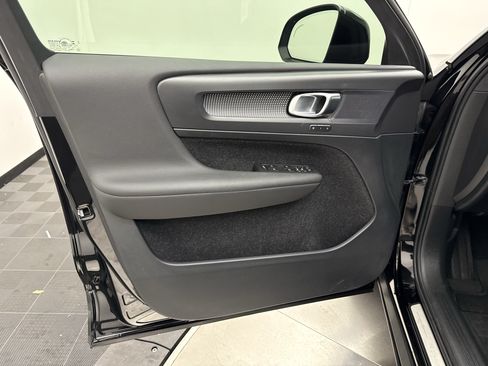 Used 2019 Volvo XC40 T5 R-Design AWD/4WD image 11