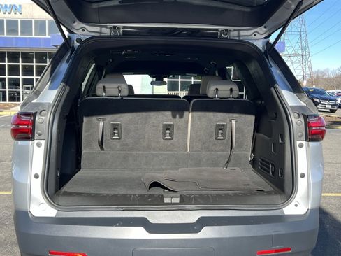 Used 2022 Chevrolet Traverse LS image 24