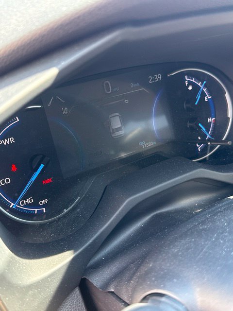 Used 2025 Toyota RAV4 LE AWD/4WD image 4