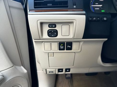 Used 2015 Lexus ES 300h image 53