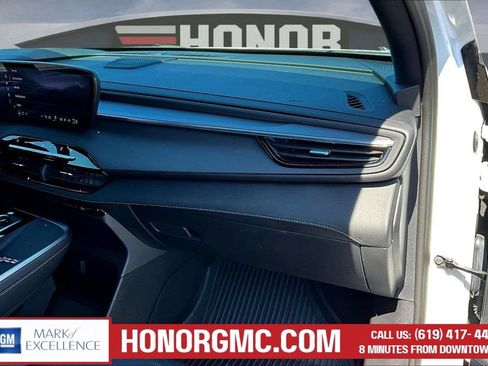 Used 2025 Buick Enclave Sport Touring w/ LPO, Floor Liner Package FWD image 27