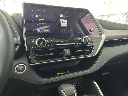 New 2026 Toyota Highlander Platinum AWD/4WD image 27