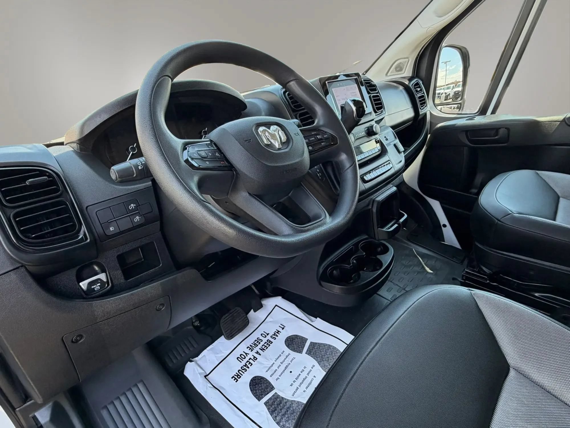 Used 2025 RAM ProMaster 2500 w/ Convenience Group FWD image 11