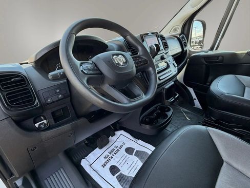 Used 2025 RAM ProMaster 2500 w/ Convenience Group FWD image 11