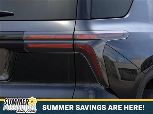 New 2026 Chevrolet Traverse LT w/ Sun and Wheel Package AWD/4WD image 11