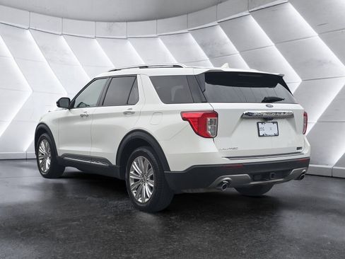 Used 2022 Ford Explorer Limited w/ Equipment Group 301A image 5