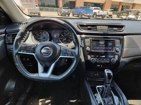 Used 2018 Nissan Rogue SV AWD/4WD image 12