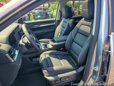 New 2027 GMC Terrain Denali w/ LPO, Black Badging Package AWD/4WD image 15