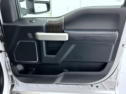 Used 2020 Ford F250 Lariat image 16