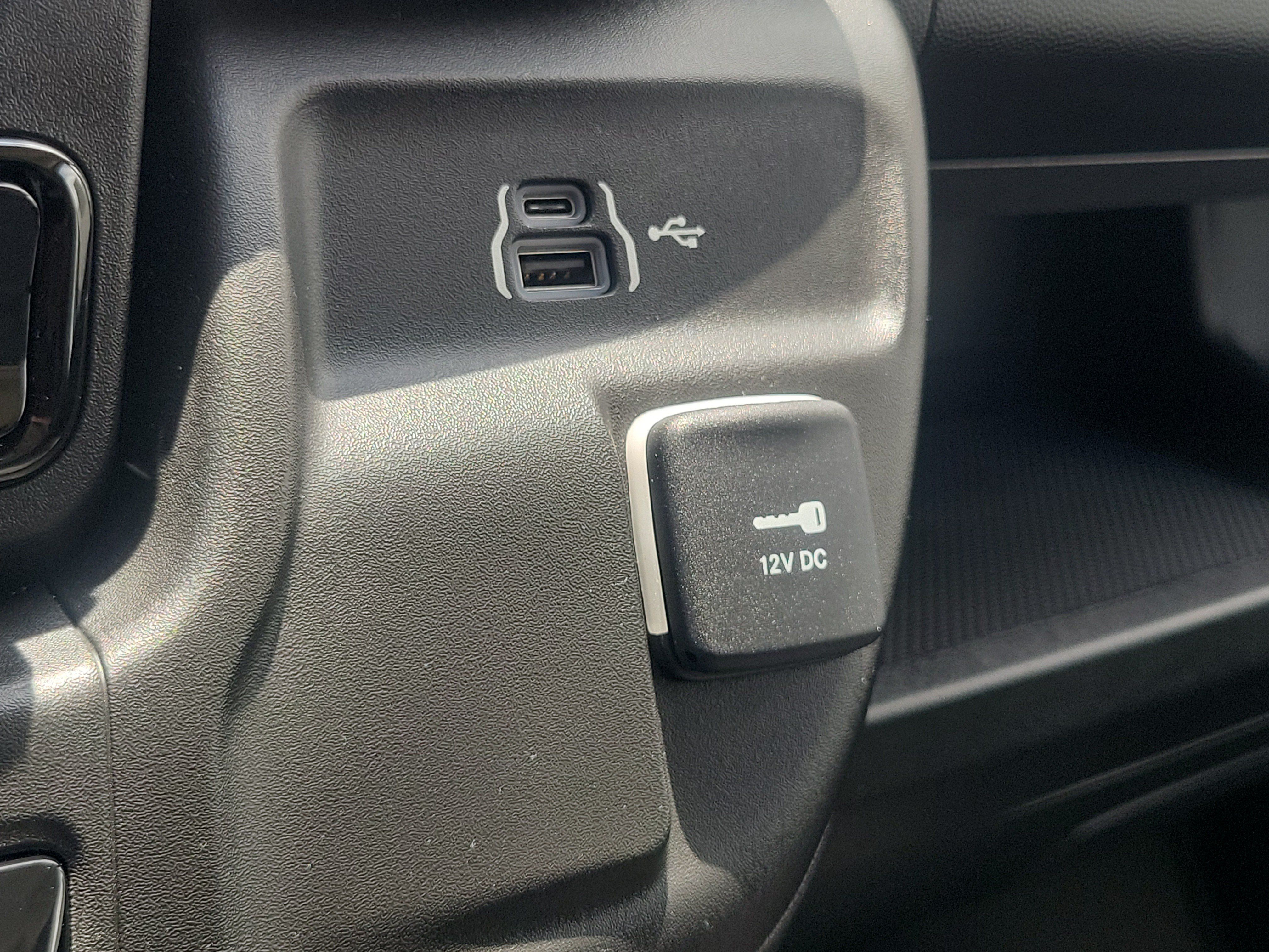 Used 2025 RAM ProMaster 2500 w/ Safety Group FWD image 17