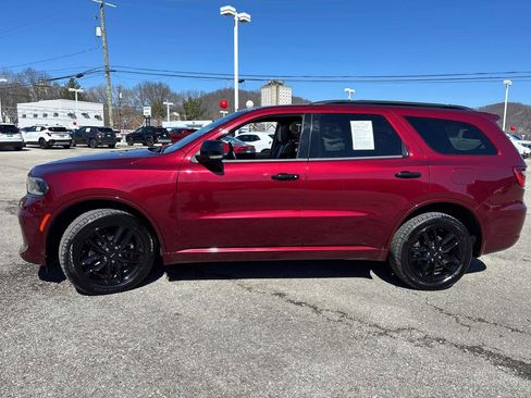 Used 2024 Dodge Durango GT image 2