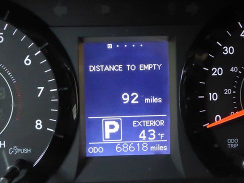 Used 2016 Toyota Sienna L image 12