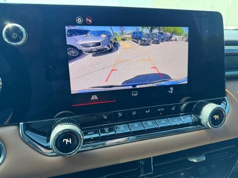 Used 2025 GMC Canyon AT4 image 22