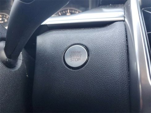 Certified 2023 Kia Sorento S w/ Panoramic Sunroof Package image 25