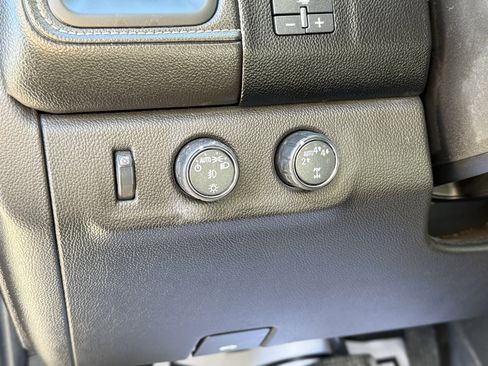 Used 2021 GMC Canyon Denali image 29