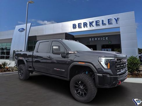 Used 2025 GMC Sierra 2500 AT4X AWD/4WD image 1