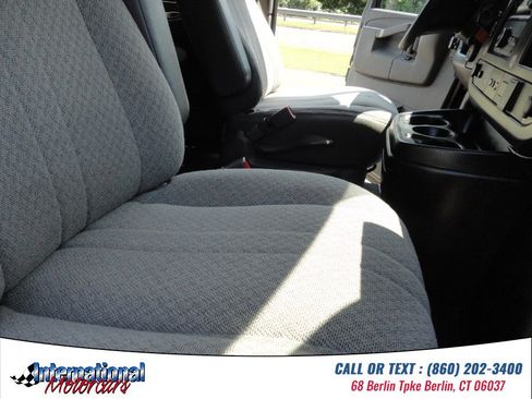 Used 2020 Chevrolet Express 3500 LT w/ LT Preferred Equipment Group RWD image 21