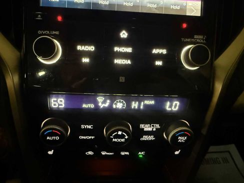 Used 2020 Subaru Ascent Premium w/ Convenience Package image 33