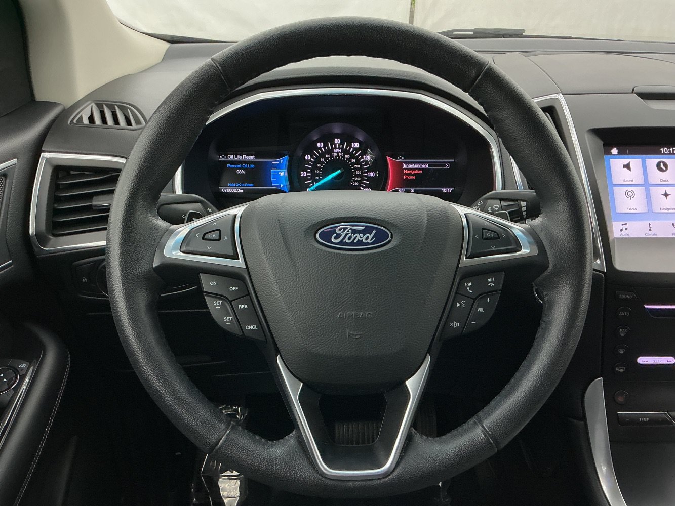 Used 2018 Ford Edge Titanium w/ Technology Package FWD image 31