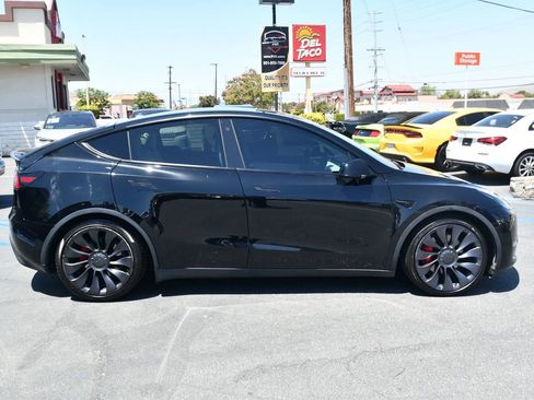 Used 2022 Tesla Model Y Performance AWD/4WD image 8