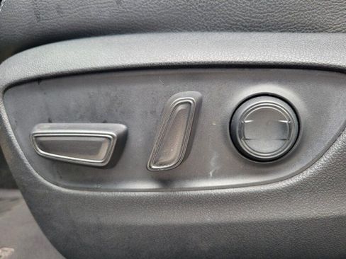 Used 2022 Toyota RAV4 XLE FWD image 12