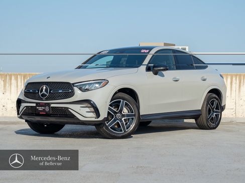 Used 2026 Mercedes-Benz GLC 300 4MATIC image 1