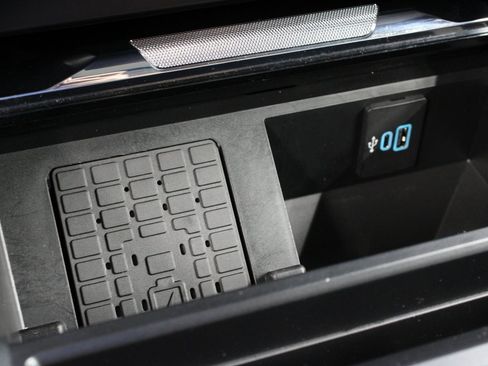 Used 2025 Ford F350 Lariat w/ Black Appearance Package image 72