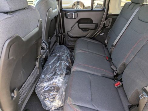 New 2025 Jeep Wrangler Unlimited Rubicon w/ Steel Bumper Group image 18