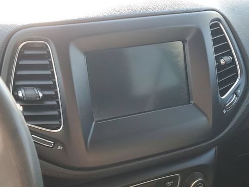 Used 2021 Jeep Compass Latitude FWD image 14