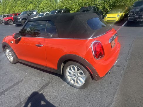 Used 2020 MINI Cooper Convertible w/ Premium Package FWD image 8