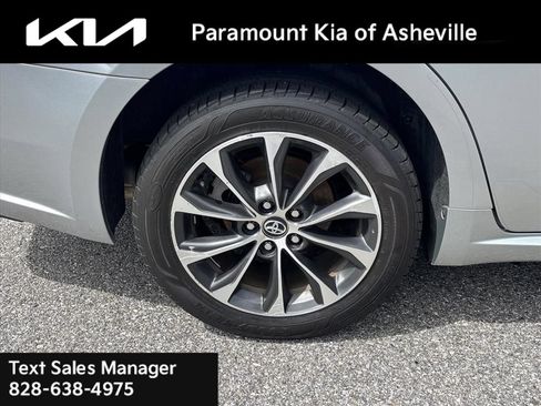 Used 2018 Toyota Avalon XLE FWD image 29