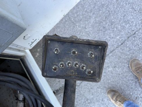 Used 2012 Ford F550 4x4 Regular Cab Super Duty w/ Payload Upgrade Pkg image 25