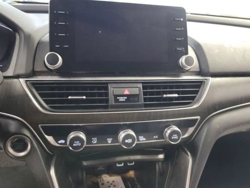 Used 2022 Honda Accord Touring image 11