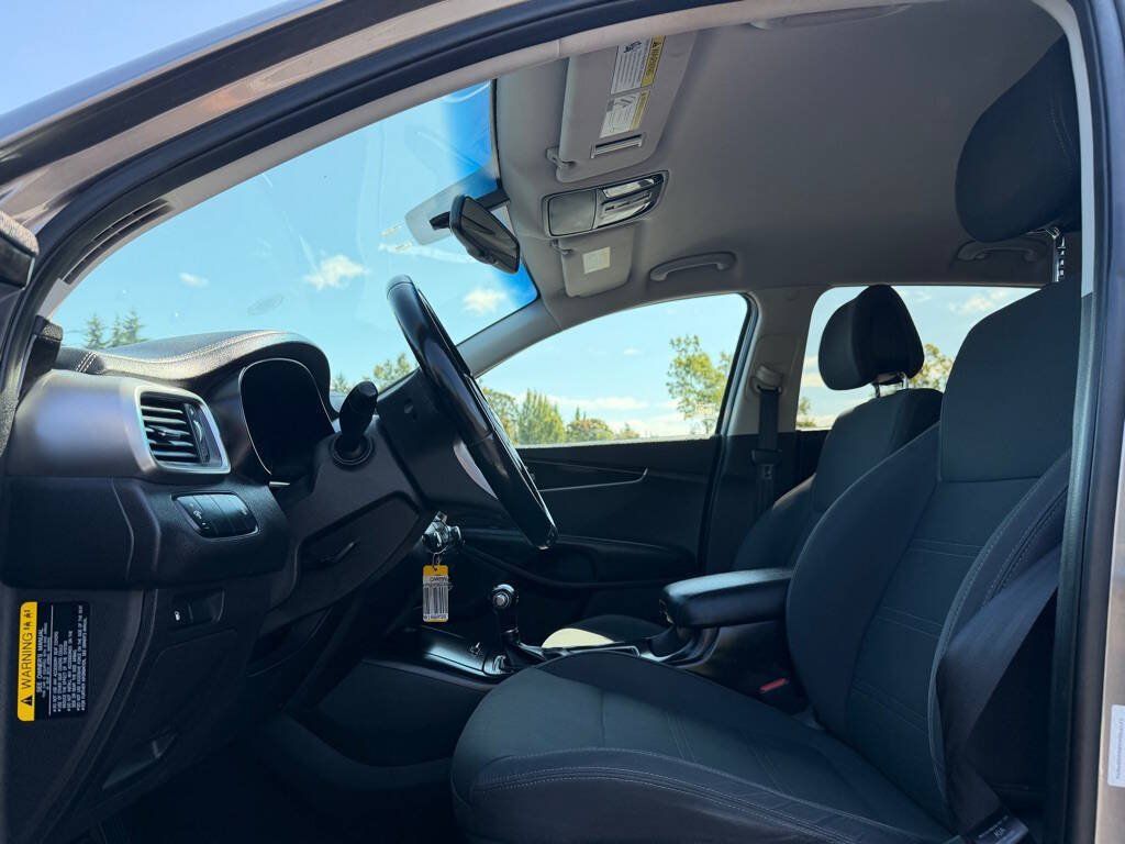 Used 2016 Kia Sorento LX w/ LX Convenience Package AWD/4WD image 9