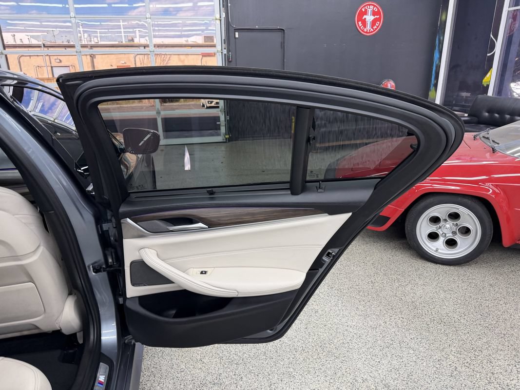 Used 2018 BMW M550i xDrive AWD/4WD image 16