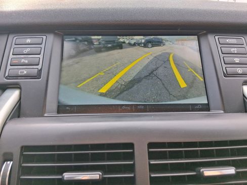 Used 2016 Land Rover Discovery Sport HSE image 20