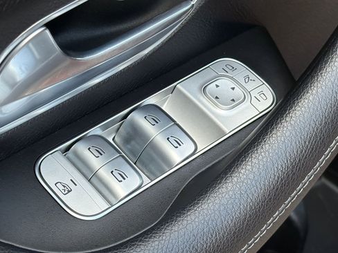 Used 2022 Mercedes-Benz GLS 450 4MATIC image 35