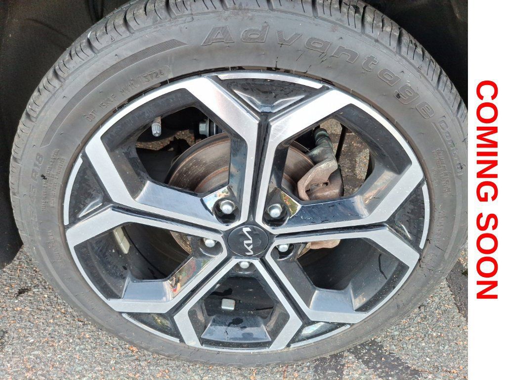 Used 2023 Kia Niro EX Touring FWD image 9