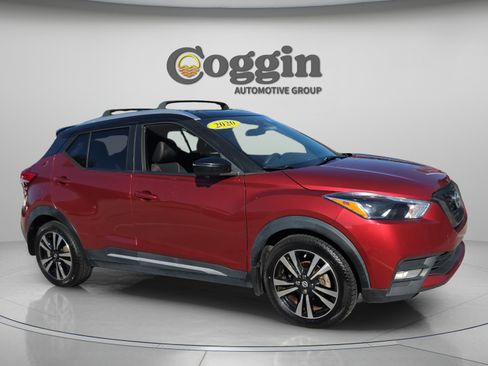 Used 2020 Nissan Kicks SR w/ SR Premium Package FWD image 7