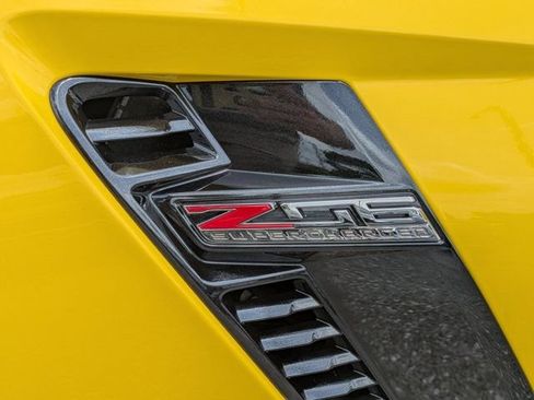 Used 2016 Chevrolet Corvette Z06 w/ 3LZ Preferred Equipment Group RWD image 12