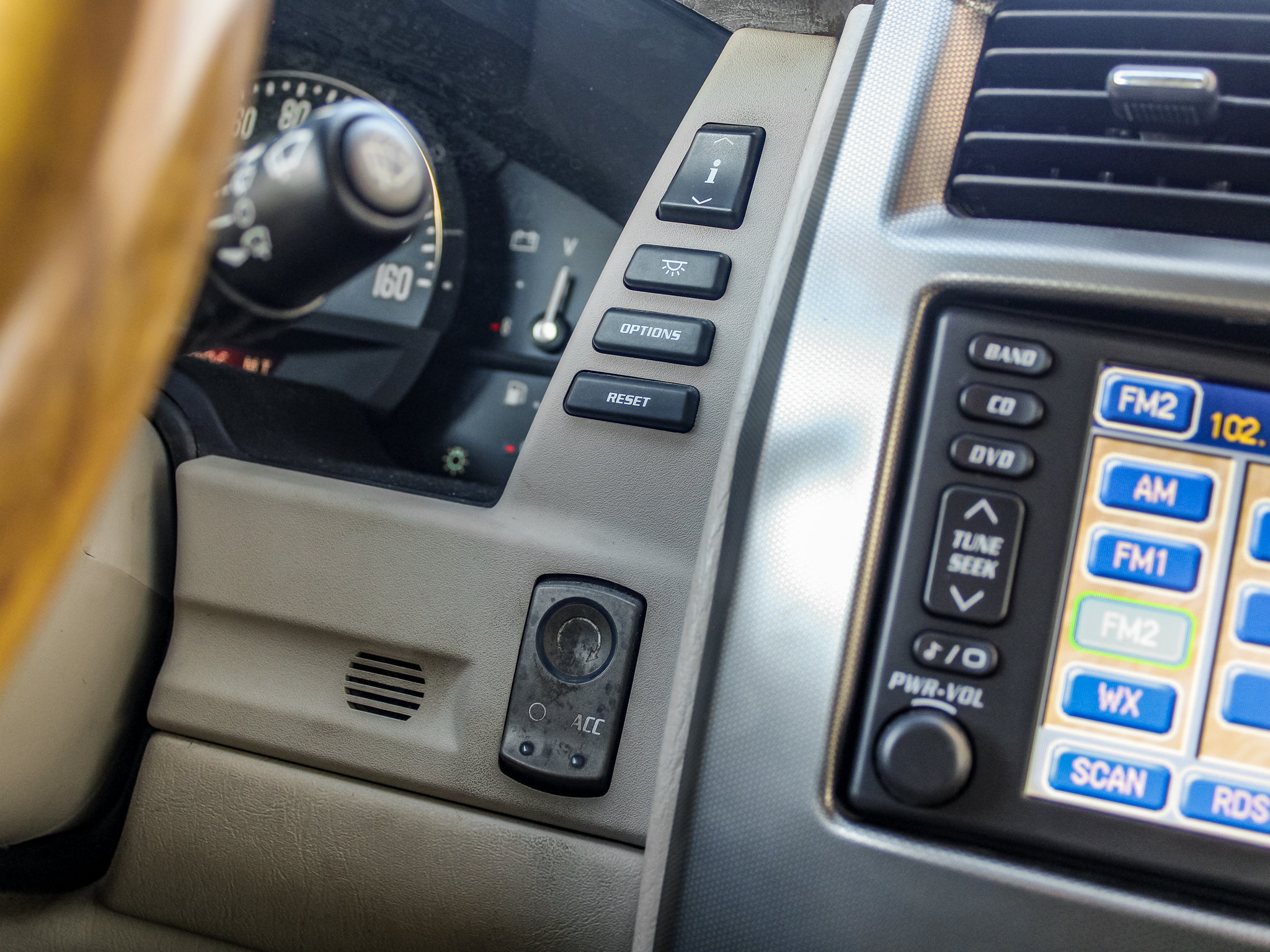 Used 2004 Cadillac XLR RWD image 30