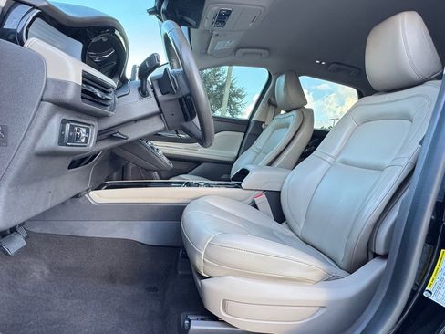 Used 2021 Lincoln Corsair AWD w/ Rear Removable Package Tray image 15